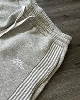 Pantalon Jogging Y2K Homme & Femme – Pantalon Cargo Tactique Camouflage avec Broderie, Cordon de Serrage en gris.